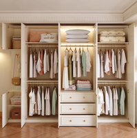 Armoire convertible sur mesure pour chambre à coucher, usage domestique, style moderne minimaliste crème, portes coulissantes en panneaux OSB ENF du sol au plafond