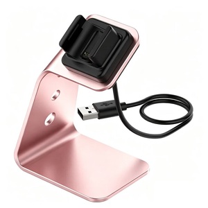 Support de <span class=keywords><strong>charge</strong></span> en alliage d'aluminium pour Fitbit <span class=keywords><strong>Charge</strong></span> 3/4/4SE, support de chargeur USB antidérapant avec câble de 1.5M, Protection sûre - Product Image 4