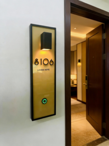 Plaque de numéro de maison moderne, écologique et personnalisable, avec éclairage numérique, boîte en acrylique de luxe pour porte extérieure, bureau, hôtel, <span class=keywords><strong>entrée</strong></span> de maison - Product Image 4