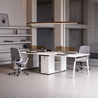 Bureau de travail moderne et simple avec bibliothèque intégrée, table de travail pour employés, bureau pour projet de bureau d'entreprise, sur mesure