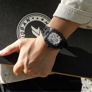 Fournisseur de montres pas chères en Chine, montres mécaniques noires avec design ajouré, mouvement automatique, montres mécaniques avec bracelet argenté - Product Image 5