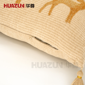 Cojín Decorativo Moderno Lavable de Pana con Cuentas de Reno Navideño y Borlas para Decoración del Hogar en Época Festiva - Product Image 5