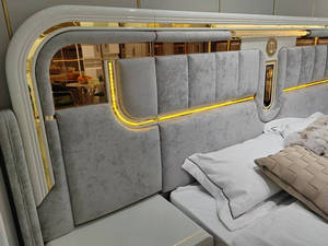 Elegante y Lujoso Juego de Muebles de Dormitorio Modernos para <span class=keywords><strong>Hotel</strong></span> y Hogar, Tamaño King, con Diseño de Espejo con Iluminación LED, Acabado Beige Brillante - Product Image 2