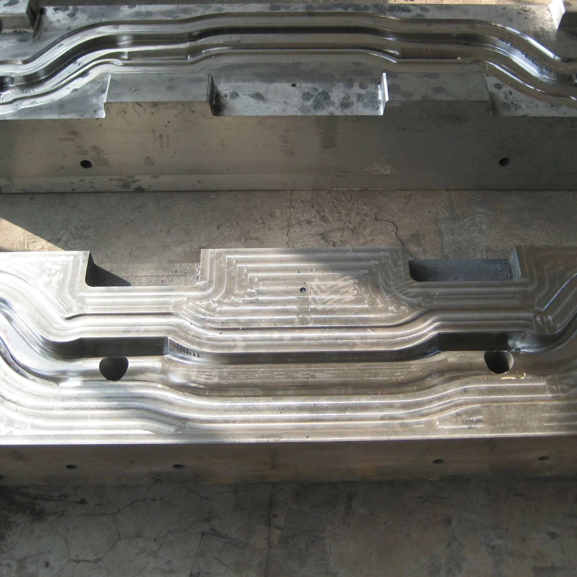 カスタムメイド合金金型鍛造部品自動フロントアクスルアクセサリー金型鍛造金型開口部の生産と加工