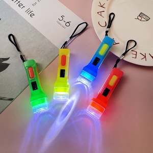 Bán buôn giá rẻ Led đèn pin ABS nhựa túi kích thước quà Tặng đèn pin đèn đồ chơi cho trẻ em - Product Image 3