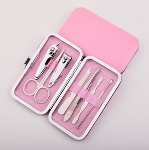 IStapromo Gifts – Coffret Cadeau de Luxe 7 Pièces Colorées pour Pédicure et Manucure, Outils de Soin des Ongles en Acier Inoxydable, Coupe-Ongles - Product Image 5