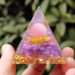 คริสตัลอีพ็อกซี่พีระมิด QK สีชมพู ตาแมว อเมทิสต์ กลิตเตอร์ ของตกแต่งแขวน ของขวัญคริสต์มาส ของตกแต่งตั้งโต๊ะ - Product Image 2