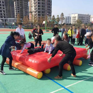 Jeux d'entraînement gonflables <span class=keywords><strong>de</strong></span> type char à chenilles pour l'extérieur, pour team building, événements sportifs et divertissements <span class=keywords><strong>de</strong></span> carnaval - Product Image 1