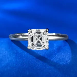 Set Prong 1.0 karat di dekat putih zamrud Moissanite cincin pesta pertunangan