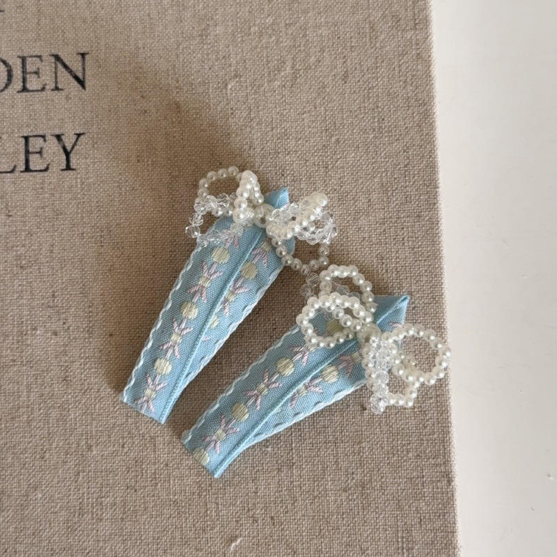 สีฟ้าอ่อน