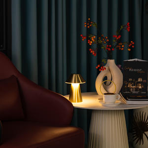 Lampe de table portable en aluminium rechargeable magnétique, design moderne, tête flexible, télécommande sans fil, pour hôtel, vente en gros - Product Image 4