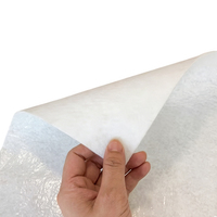 Rouleau de film protecteur adhésif blanc respirant en feutre pour la protection des sols en bois dur et des comptoirs