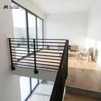Rampe d'escalier de balcon en alliage d'aluminium de luxe, balustrade extérieure noire à lattes horizontales pour villa moderne, résistante à l'eau et à la rouille