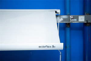 Soleflex S35 mái hiên RV năng lượng mặt trời & mái hiên RV Kính thiên văn cho xe kéo | Thiết kế băng cassette đầy đủ với khung hợp kim nhôm - Product Image 2