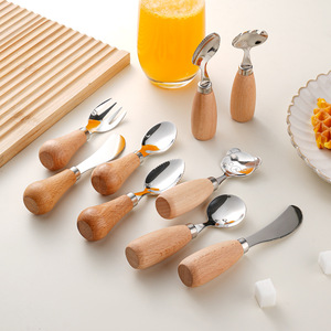 Juego de utensilios <span class=keywords><strong>para</strong></span> bebés con mango de madera, cuchara de destete de acero inoxidable 304, trituradora de alimentos <span class=keywords><strong>para</strong></span> bebés, <span class=keywords><strong>Mini</strong></span> cuchillo de mango corto, tenedor, cuchara - Product Image 2