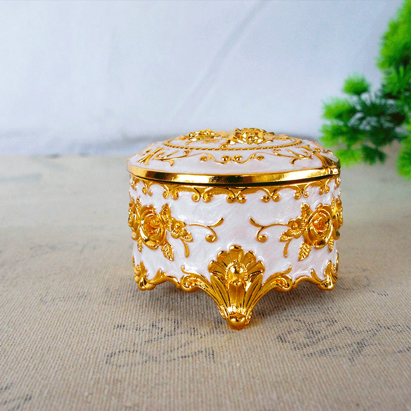 Gold-white