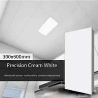 Panneaux de plafond carrés modernes en aluminium de 1 x 1 pi pour cuisine, salle de bain, centre commercial, solution intégrée multi-scènes pour hôtels et appartements (grille)