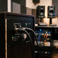 Clavier à membrane de qualité industrielle, texturé sur mesure, résistant à la transpiration et aux rayures, conçu spécifiquement pour les panneaux de contrôle audio