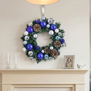 Guirlande de Noël moderne et simple en PVC bleu argenté avec pommes de pin, ornements et boules, pour porte d'entrée ou mur, décoration de maison pour les fêtes - Product Image 4