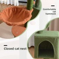 Arbre à gratter pour chat en sisal en forme de grenouille de dessin animé avec perchoir surélevé en peluche, jouet boule en peluche suspendue et boules de sisal empilées