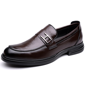 รองเท้าโลฟเฟอร์หนังผู้ชาย สีน้ำตาล สวมใส่สบาย แบบสลิปออน สำหรับธุรกิจและงานทางการ ส้นเตี้ย ทันสมัย สไตล์วัยรุ่น รุ่น 9029 - Product Image 5