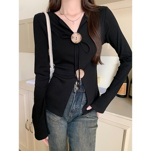 เสื้อยืดถักแขนยาวคอวีทรงเข้ารูปสำหรับผู้หญิงแฟชั่น - Product Image 1