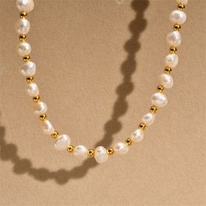 Collar de Perlas Naturales con Cuentas Doradas, Popular entre las Mujeres - Product Image 3