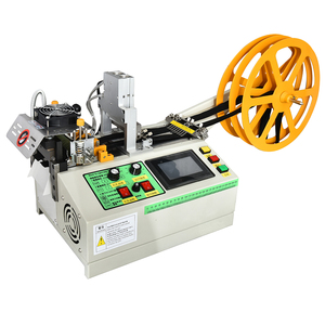 Machine automatique de positionnement et de découpe de fermetures éclair contrôlée par PLC avec fonctions chaud/froid et perforation, capacité de 100 pièces/minute - Product Image 4