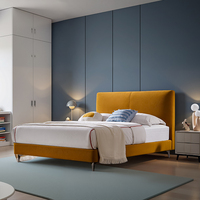 Lit moderne de conception récente, taille Queen/King, cadre en bois massif et acier, rembourré, mobilier de chambre à coucher de luxe
