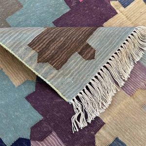 Tapis en coton fait main avec couleur unie réversible antidérapant taille personnalisable doux durable fibres naturelles formes accrocheuses - Product Image 4