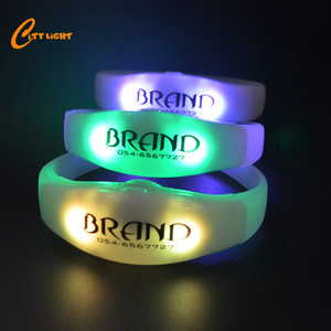 Braccialetto <span class=keywords><strong>LED</strong></span> Programmabile DMX 15 Multicolore con Logo Personalizzato, Controllato a Distanza - Product Image 3