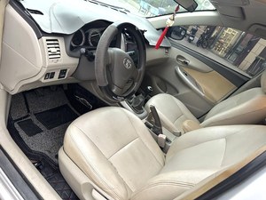 Berlina Classica Economica: Toyota Corolla 1.6 Manuale del 2007, Affidabilità Comprovata e Basso Costo, Ottimo Rapporto Qualità-Prezzo - Product Image 5