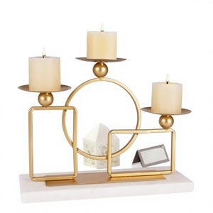 Candélabre géométrique en laiton doré à 3 bras avec base en marbre, support de bougie pilier pour la décoration intérieure - Product Image 1