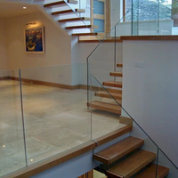 Escalier droit moderne Prima avec garde-corps en câble pour villa duplex