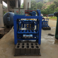 Machine à fabriquer des briques en ciment semi-automatique à haute efficacité, machine à fabriquer des briques personnalisée avec moteur 220v à vendre