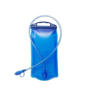 Poche à eau portable 2L avec tube pour la randonnée, la course à pied et les sports - Product Image 1