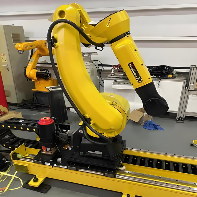 FANUC M-20iD/35 High-performance 6axis Industrial Robot Payload 35kg Reach up to 2 Meters Material Handling Palletizing Assembly