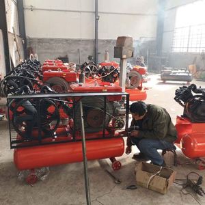 Compresor de Aire Portátil de Pistón Diésel Lubricado con CO2 de 20 HP y 100 cfm, W3.5/5, con PLC, para Uso en Minería a Pequeña Escala - Product Image 2