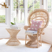 Style sud-est asiatique extérieur hôtel jardin luxe canapé simple chaise armure rotin villa patio accent paon chaise meubles