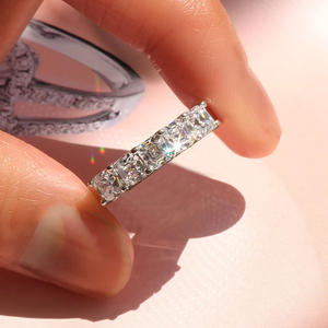 Anello di fidanzamento classico da donna in oro bianco con diamante taglio smeraldo colore D naturale T0757 - Product Image 3