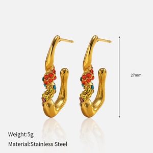 Boucles d'oreilles créoles classiques en acier inoxydable plaqué or pour femmes, design ours en zircon, pour anniversaire - Romantique, tendance, luxe haut de gamme - Product Image 6