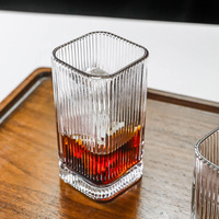 Vente en gros de verres à whisky, bière et spiritueux de 200 ml et 250 ml, en cristal simple rayé, de haute qualité, à rayures verticales
