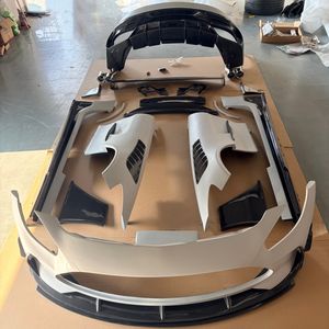 Kit carrosserie en fibre de carbone pour Mercedes Benz <span class=keywords><strong>AMG</strong></span> GT <span class=keywords><strong>GTS</strong></span> Black Series : pare-chocs avant, capot, jupes latérales, pare-chocs arrière, diffuseur, spoiler - Product Image 1