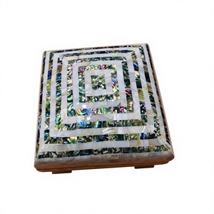 Boîte de rangement de bijoux de luxe avec incrustation de nacre, élégante et faite à la main, pour bijoux, souvenirs, accessoires et intérieurs modernes - Product Image 1
