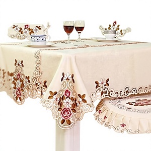 Mantel Cuadrado Clásico Bordado de Lino, Impermeable, Duradero, Personalizable, Lavable, Hecho a Mano, Decoración para el Hogar, Color Beige con Rosas Rosadas - Product Image 1