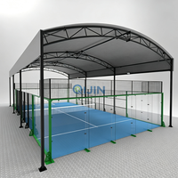 Fabricant de systèmes de toiture pour terrains de padel extérieurs permanents, conception de terrains commerciaux, solution en acier et verre