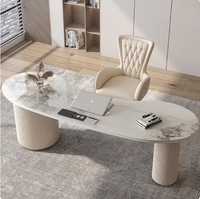 Bureau de direction minimaliste de style italien, avec plateau en dalle de roche, idéal pour les salles d'étude, les salons de beauté et les cabinets médicaux.