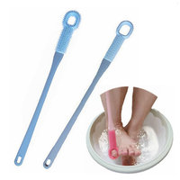 LifeTop Long Manche Éponge Toe Gap Brosse Pieds Nettoyant Rondelle 2024 Silicone Pied Scrubber Callus Remover Réutilisable Pieds Scrubber