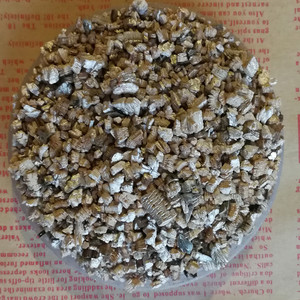 Vente en gros de haute qualité Fourni par l'usine <span class=keywords><strong>Vermiculite</strong></span> expansée Or Argent Couleurs Fournisseur de <span class=keywords><strong>vermiculite</strong></span> de grande valeur - Product Image 6