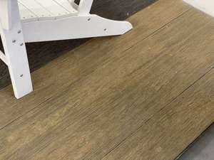 Tarima Compuesta Resistente para Exteriores, Suelo Compuesto Hueco WPC Coextruido con Superficie de Goma para Uso en Exteriores - Product Image 3